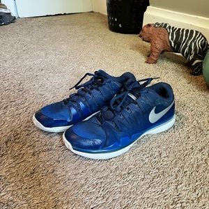 Men’s Vapor 9.5 Tour Nike Tennis Shoes (Men’s 9)